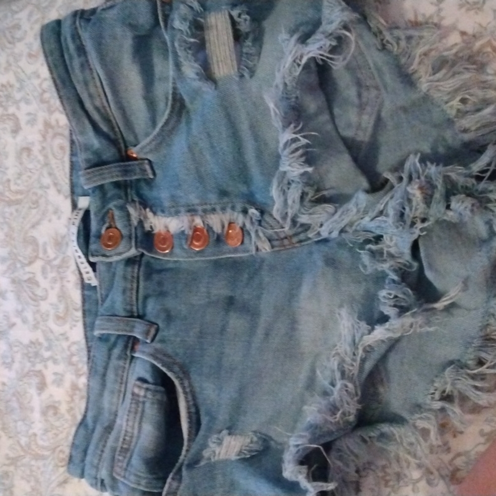 Low rise denim shorts.